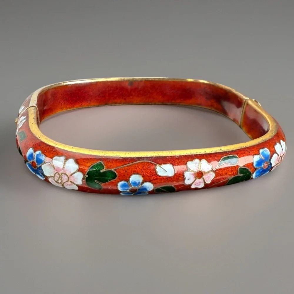 Vintage Goldtone Asian Red Orange Floral Cloisonne Hinged Square Bracelet